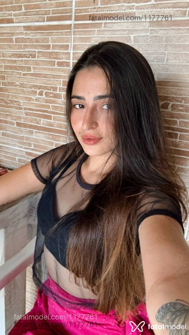 Acompanhante mulher com cabelo castanho de olhos castanhos - Bruna
