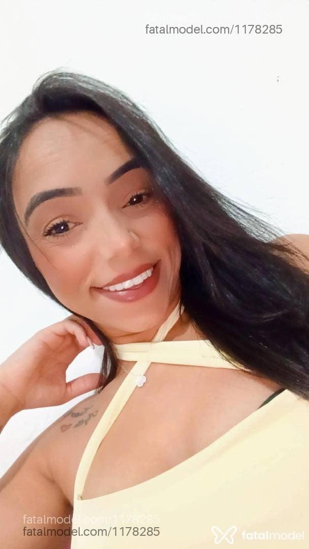 Acompanhante mulher morena (o) de olhos castanhos - Julia Santos