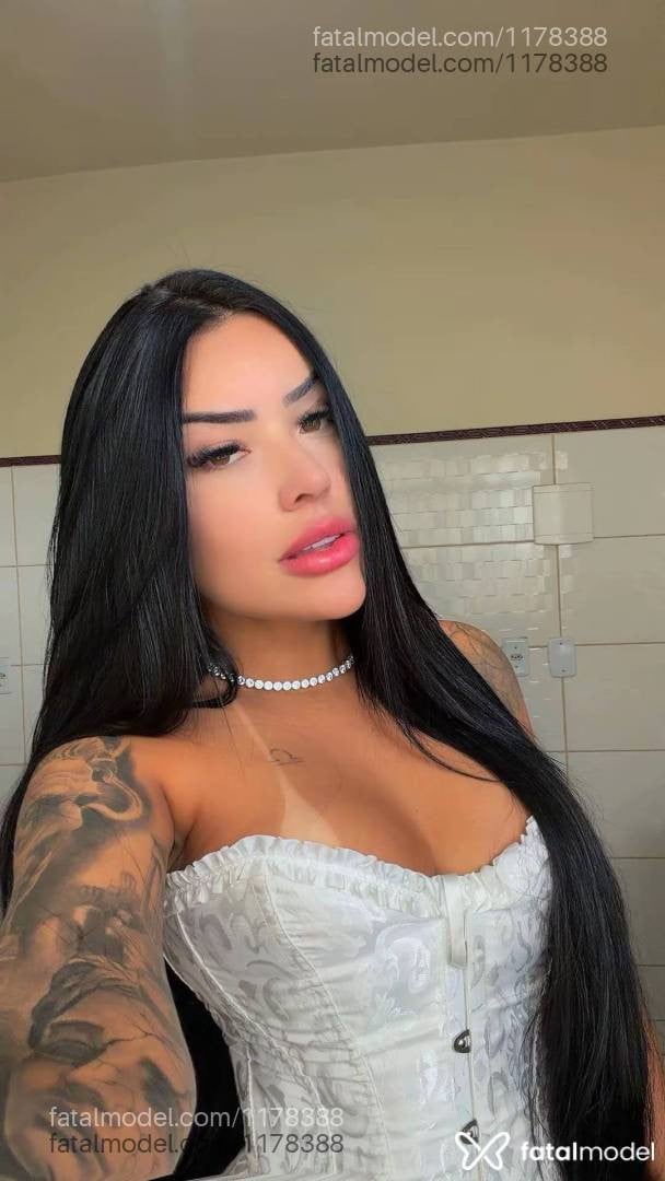 Acompanhante mulher morena (o) de olhos mel - Cybele Picolle