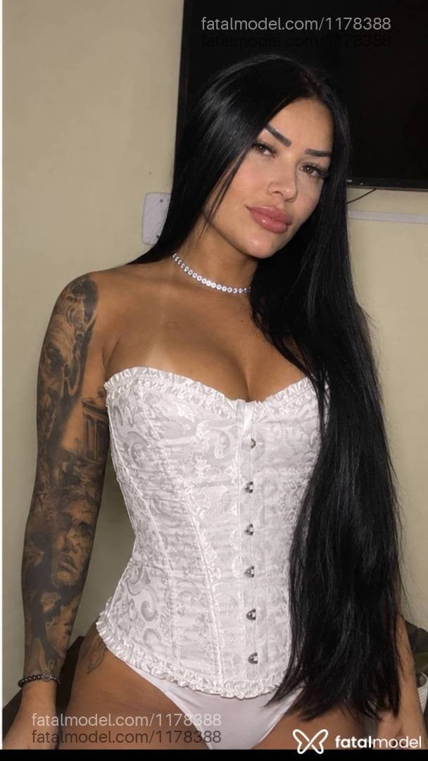 Acompanhante mulher morena (o) de olhos mel - Cybele Picolle