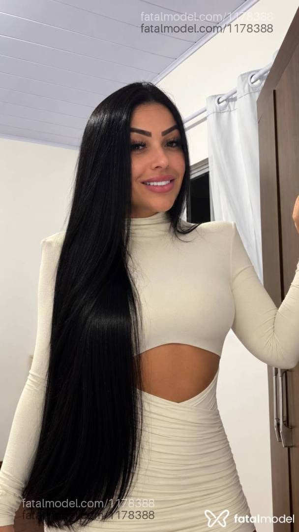 Acompanhante mulher morena (o) de olhos mel - Cybele Picolle