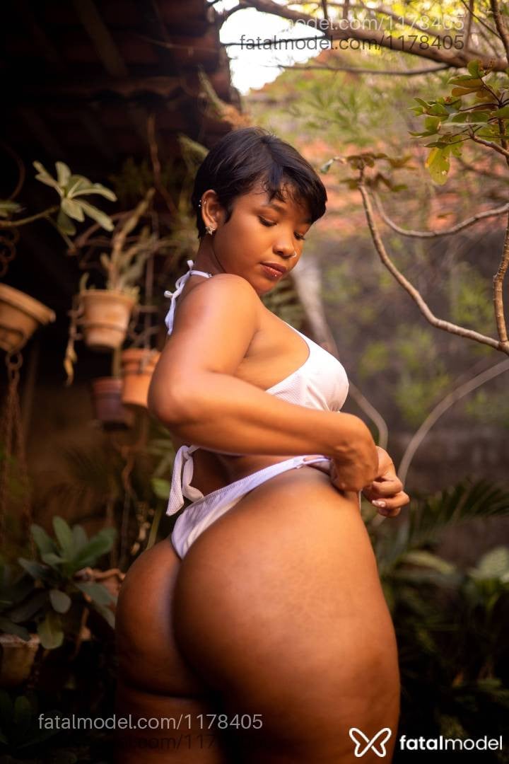 Acompanhante mulher morena (o) de olhos pretos em Santa Inês - Iara lin