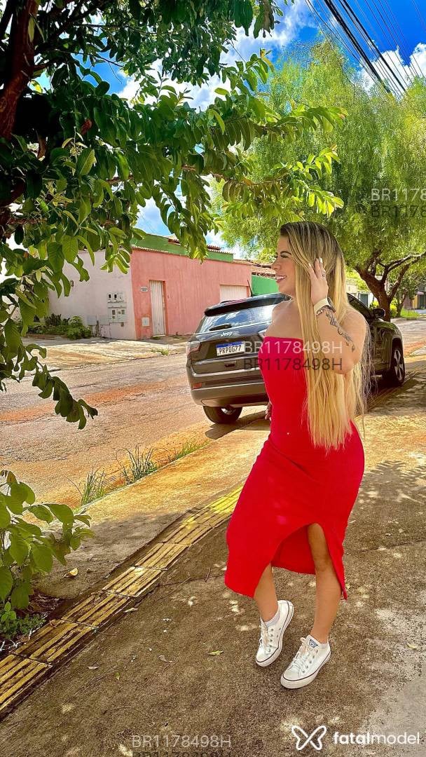 Acompanhante mulher loira (o) de olhos castanhos em Patos de Minas - Nicole