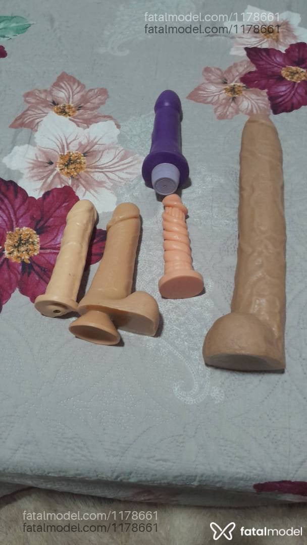 Acompanhante mulher morena (o) de olhos castanhos - MORENA ROSA