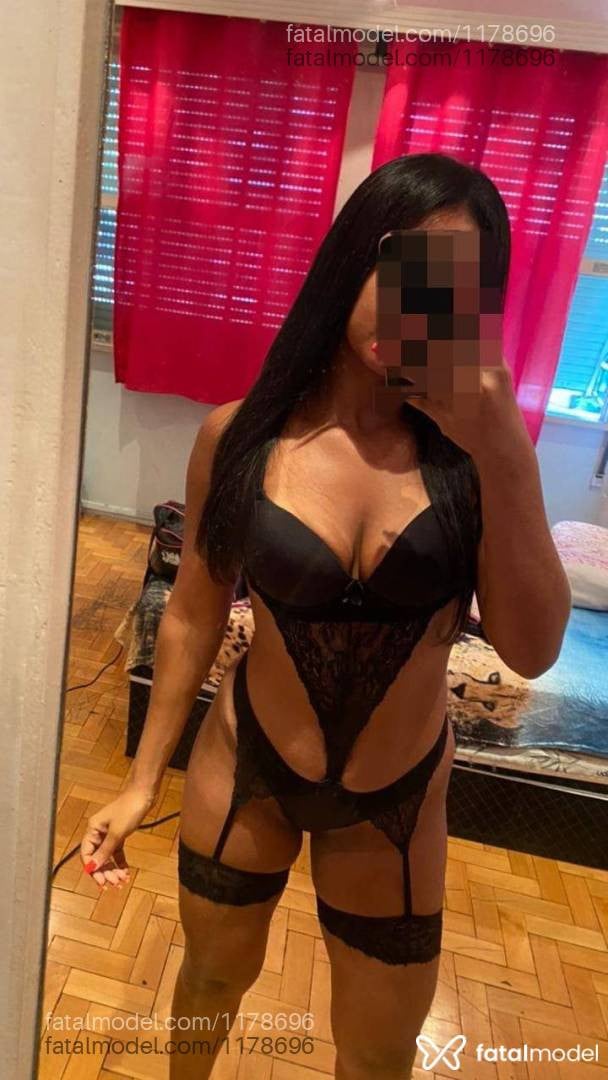 Acompanhante mulher morena (o) de olhos castanhos em Saquarema Acompanhante mulher morena (o) de olhos castanhos em Saquarema - Lívia