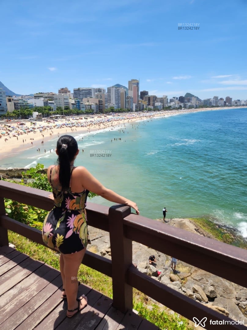 Acompanhante mulher com cabelo castanho de olhos castanhos em Rio de Janeiro - Nicole araujo