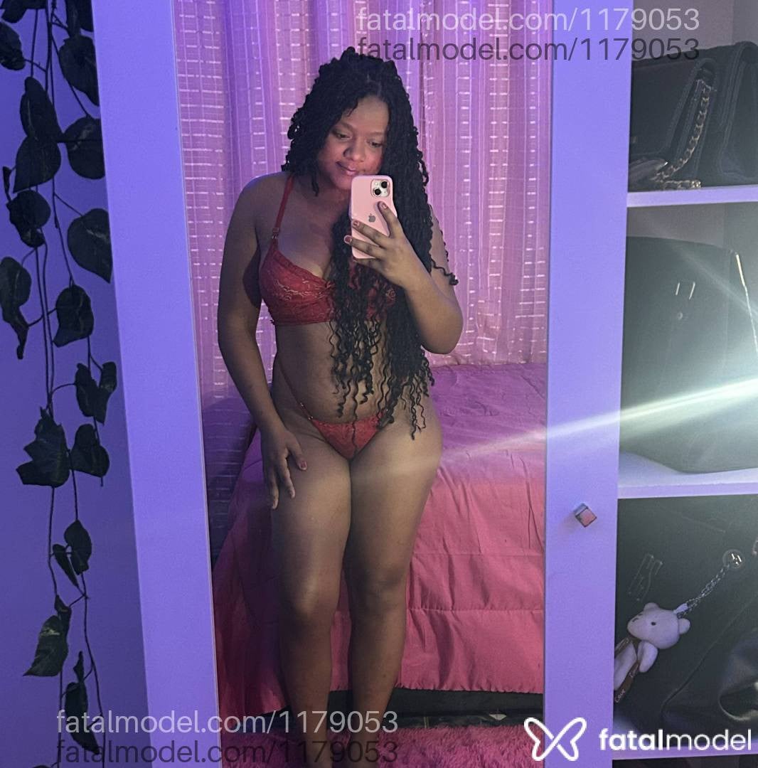 Acompanhante mulher morena (o) de olhos pretos - Fernanda