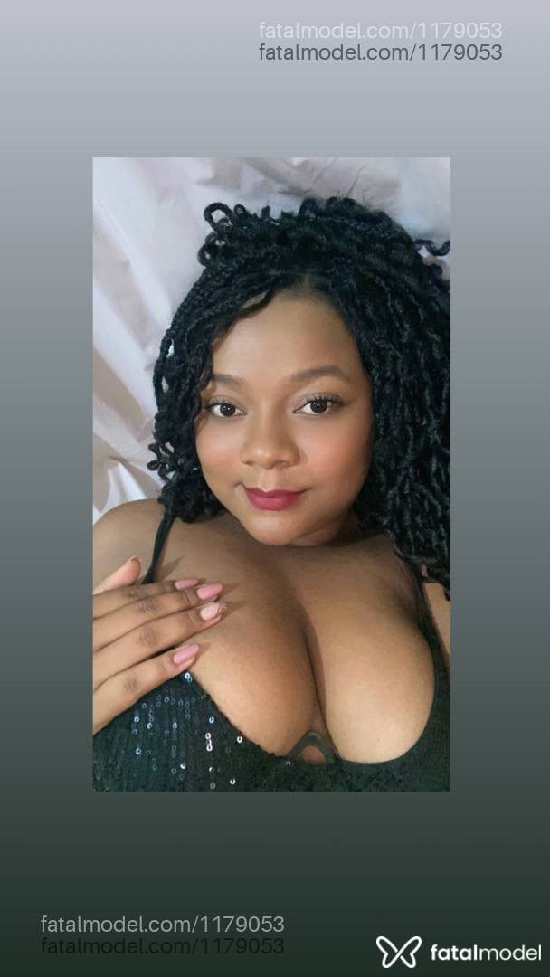 Acompanhante mulher morena (o) de olhos pretos - Fernanda