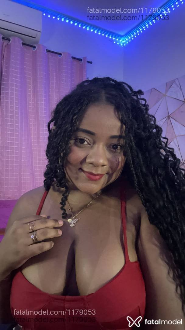 Acompanhante mulher morena (o) de olhos pretos - Fernanda