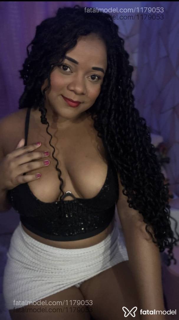Acompanhante mulher morena (o) de olhos pretos - Fernanda
