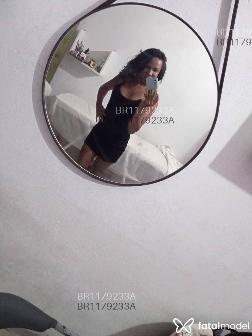 Acompanhante homem trans com cabelo castanho de olhos pretos em Nova Serrana Acompanhante homem trans com cabelo castanho de olhos pretos em Nova Serrana - Mirella
