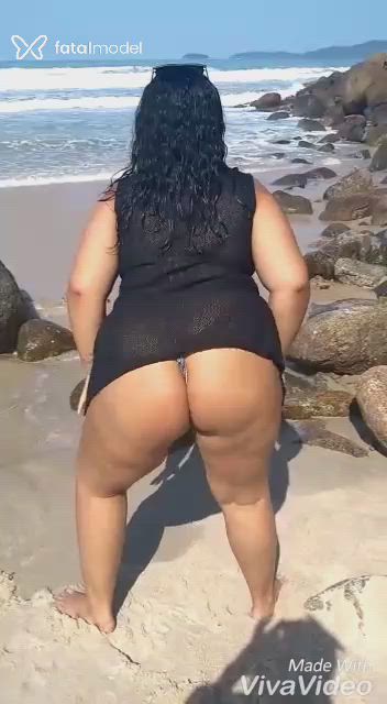 Acompanhante mulher morena (o) de olhos pretos - Melissa