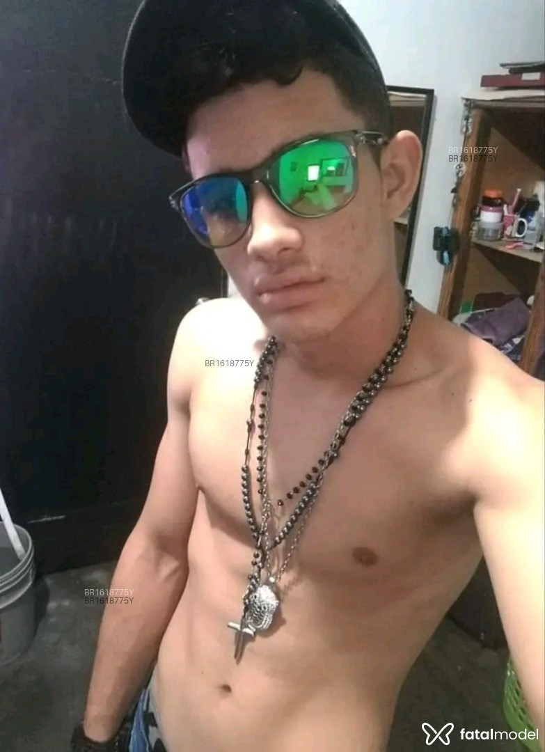 Acompanhante homem com cabelo castanho de olhos castanhos em Chapecó - Eddy Bryan