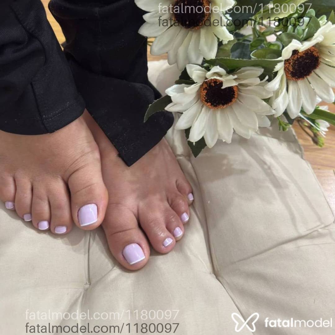 Acompanhante mulher morena (o) de olhos pretos - Gabii