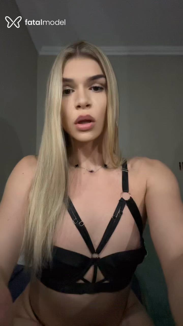Acompanhante mulher trans com cabelo castanho de olhos castanhos - Maria Clara