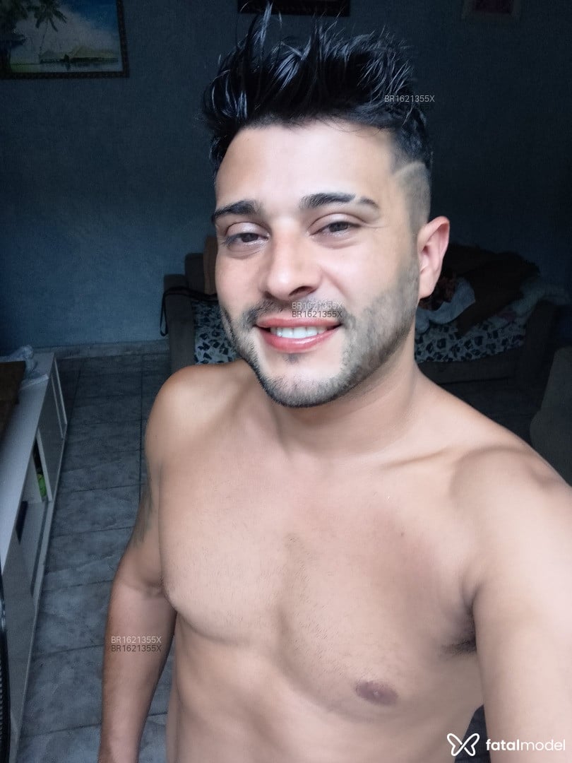 Acompanhante homem morena (o) de olhos castanhos em Ubatuba - Prado