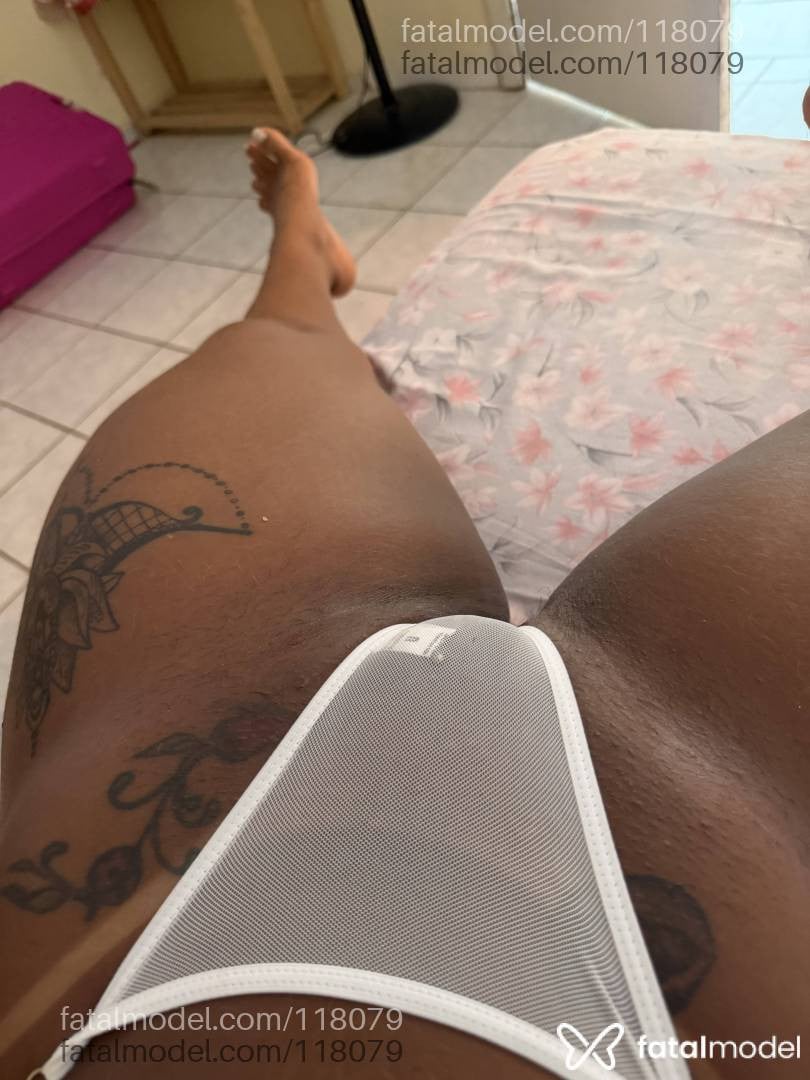 Acompanhante mulher com cabelo castanho de olhos castanhos - Juliana Vasconcelo