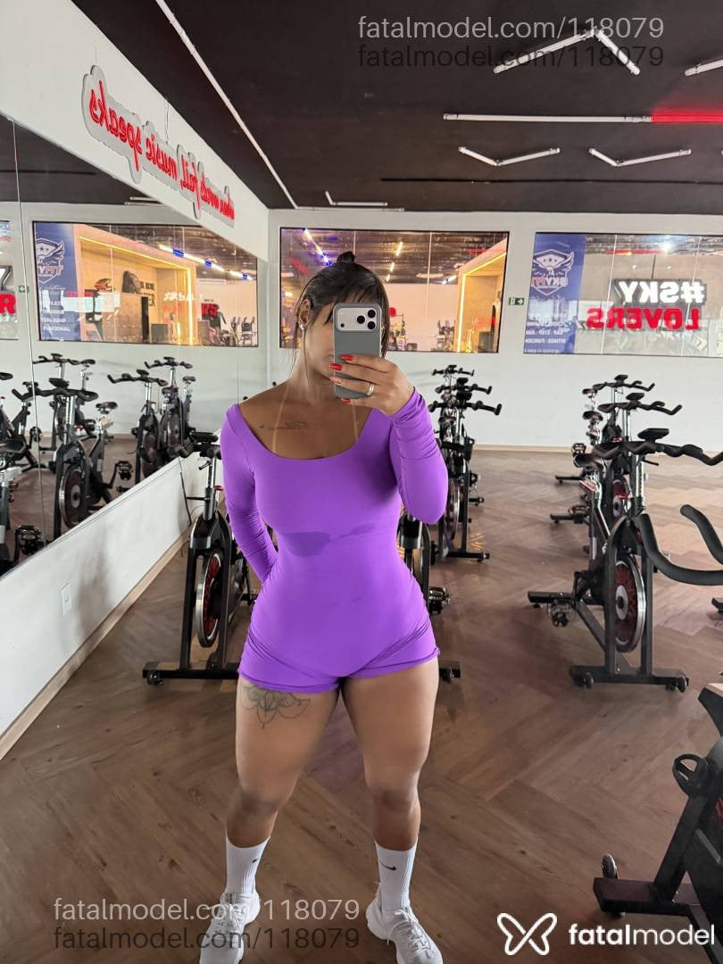 Acompanhante mulher com cabelo castanho de olhos castanhos - Juliana Vasconcelo