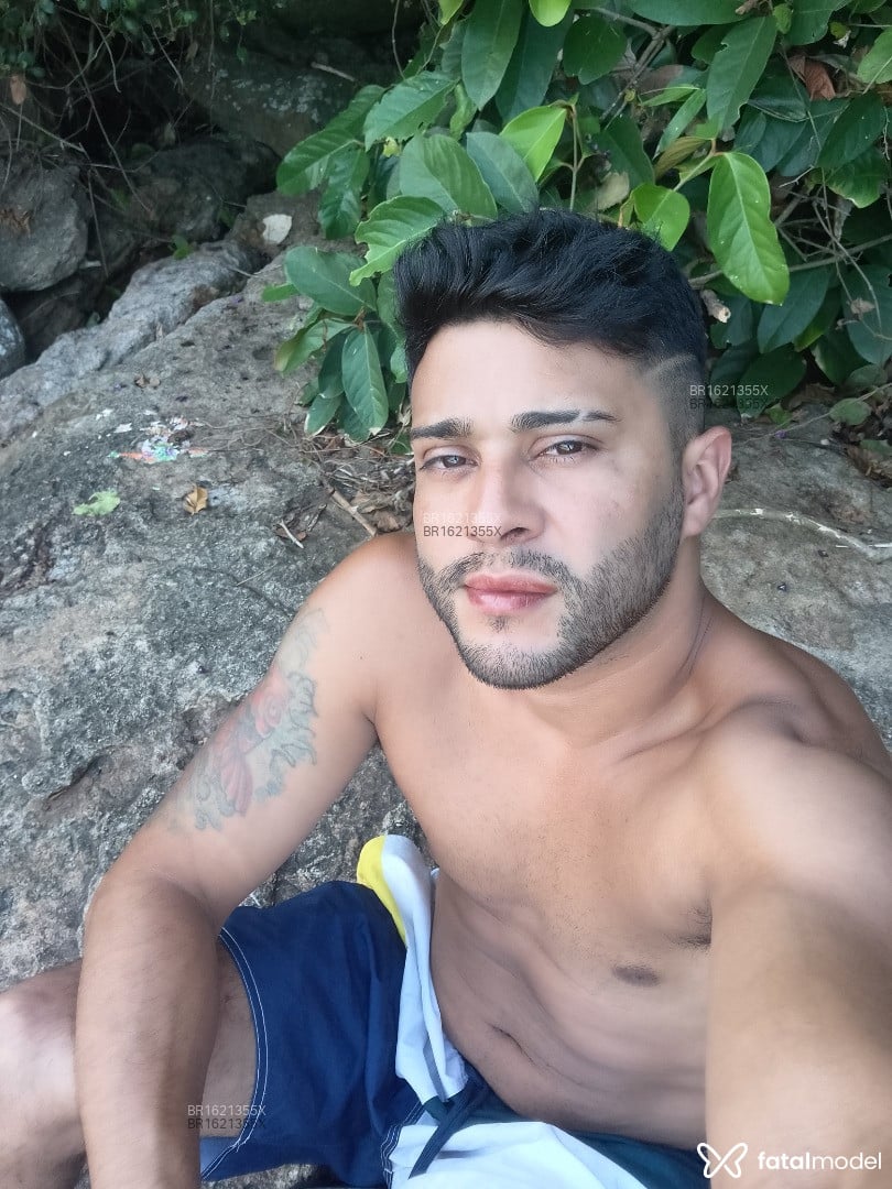 Acompanhante homem morena (o) de olhos castanhos em Ubatuba - Prado