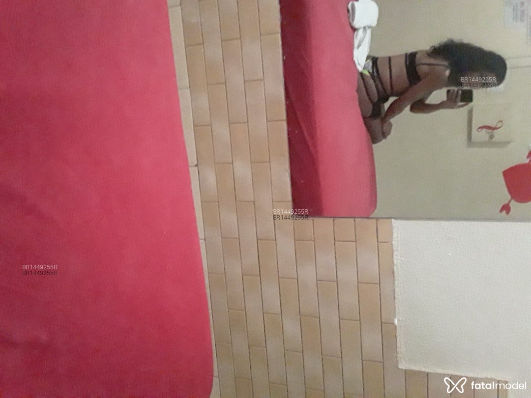 Acompanhante travesti morena (o) de olhos castanhos em Brasília - Carla Joziane