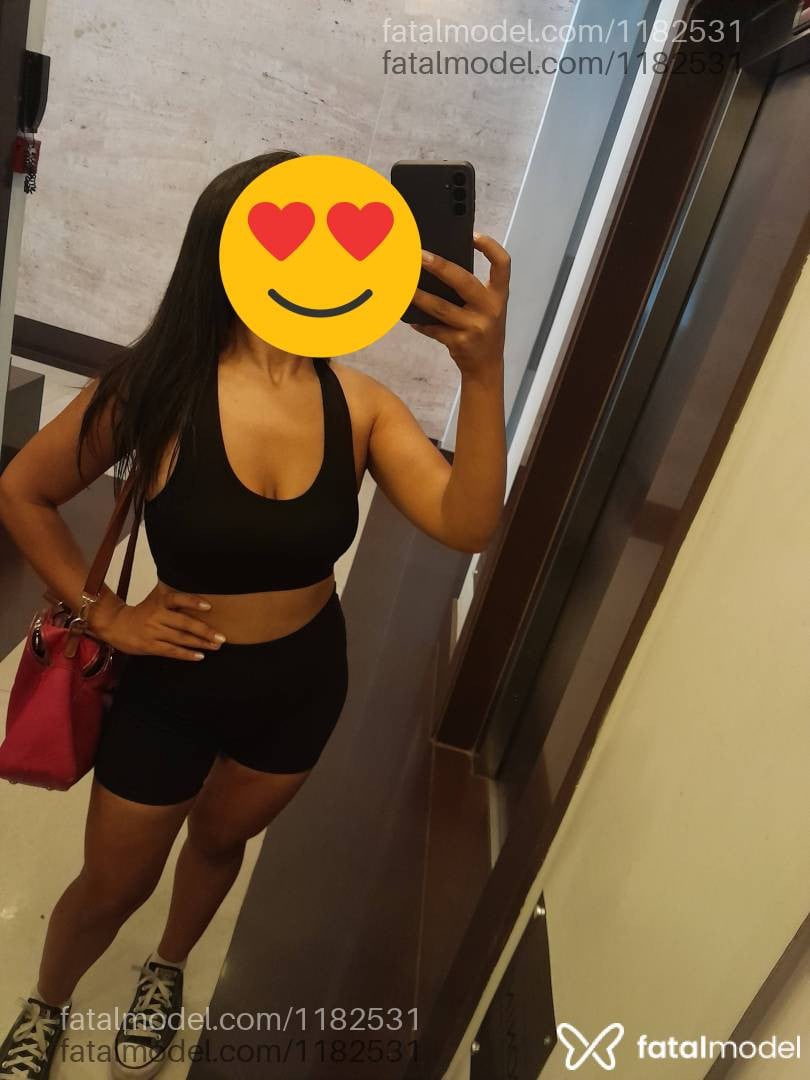 Acompanhante mulher morena (o) de olhos castanhos - Larissa