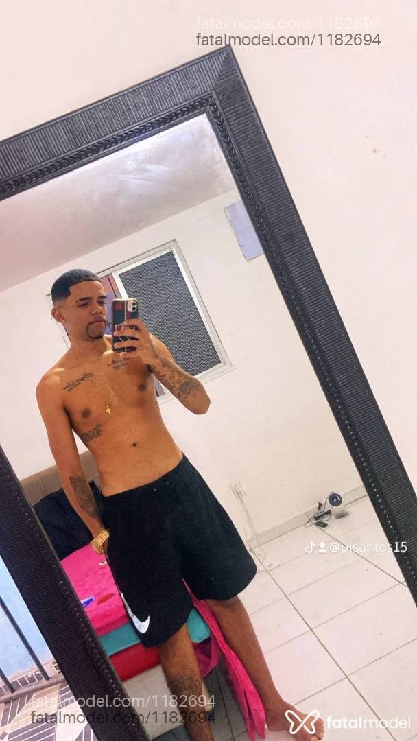 Acompanhante homem com cabelo castanho de olhos castanhos - Pablo
