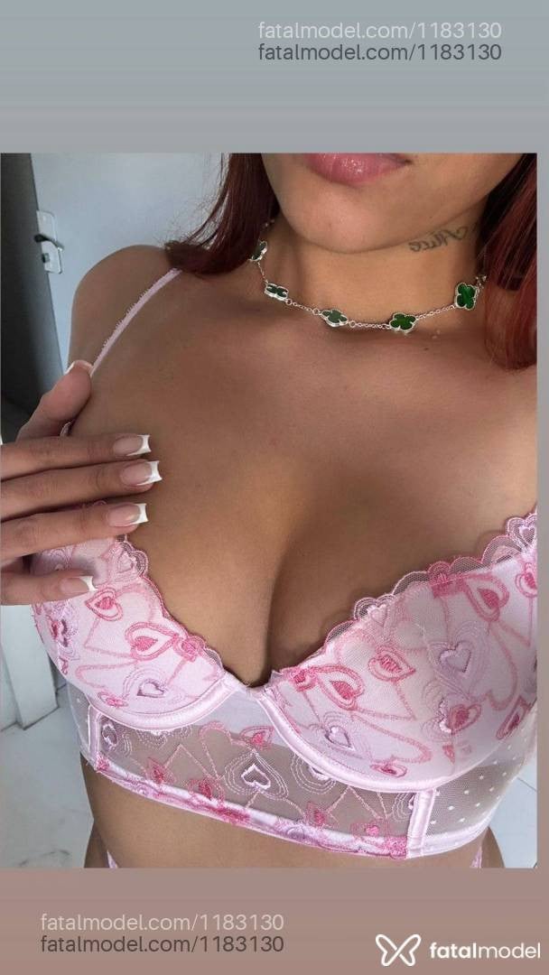 Acompanhante mulher ruiva (o) de olhos castanhos em Navegantes - Thais