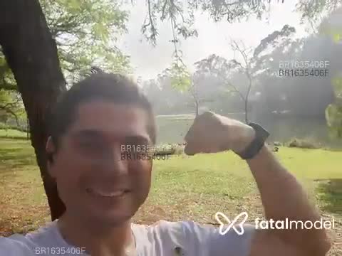 Acompanhante homem com cabelo castanho de olhos verdes em Passo Fundo - Gabriel