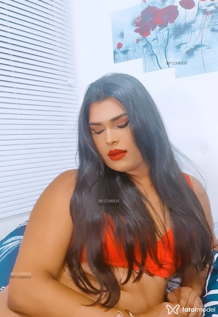 Acompanhante travesti com cabelo castanho de olhos castanhos - LARA GONÇALVES Acompanhante travesti com cabelo castanho de olhos castanhos - LARA GONÇALVES