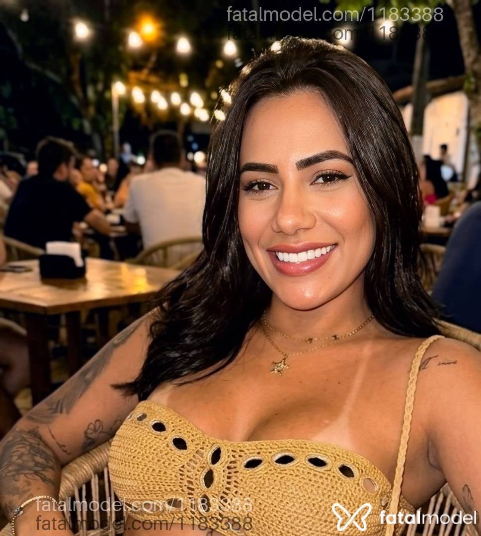Acompanhante mulher morena (o) de olhos castanhos - Zuri Medeiros