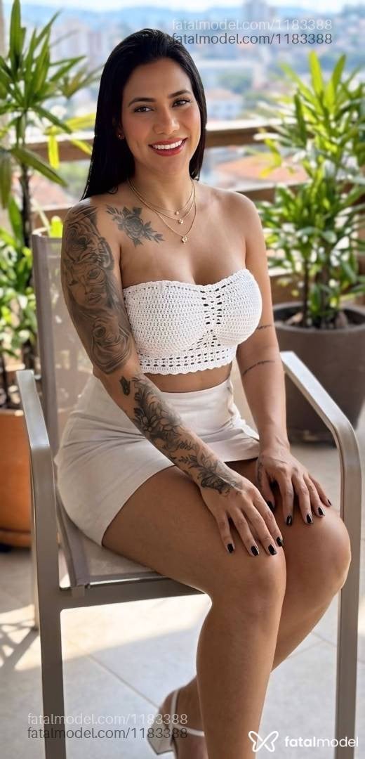 Acompanhante mulher morena (o) de olhos castanhos - Zuri Medeiros