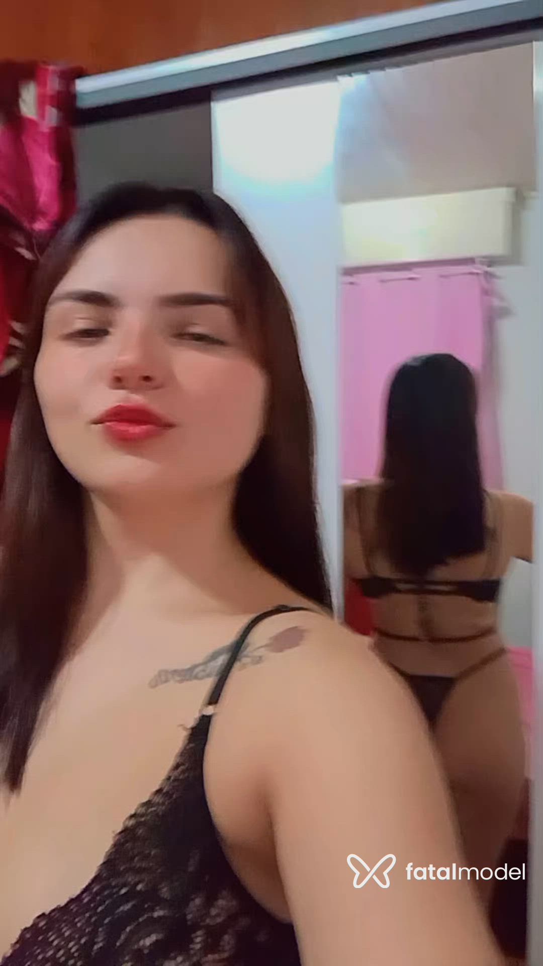Acompanhante mulher com cabelo castanho de olhos castanhos - Laura Bitencourt Acompanhante mulher com cabelo castanho de olhos castanhos - Laura Bitencourt