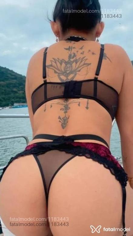 Acompanhante mulher com cabelo castanho de olhos castanhos - Laura Bitencourt