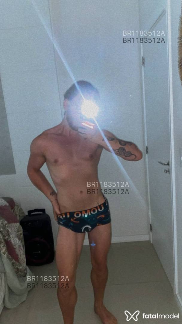 Acompanhante homem morena (o) de olhos verdes em São Paulo Acompanhante homem morena (o) de olhos verdes em São Paulo - Nicolas