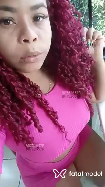 Acompanhante mulher com cabelo castanho de olhos mel em Sorriso - Fernanda