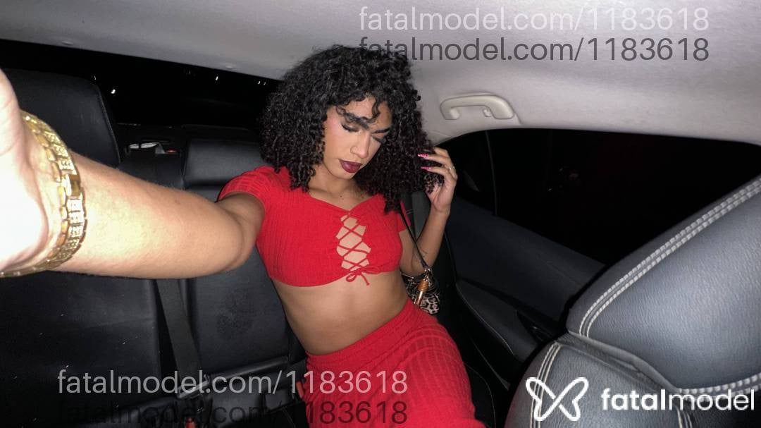 Acompanhante mulher trans morena (o) de olhos castanhos - Hadassa