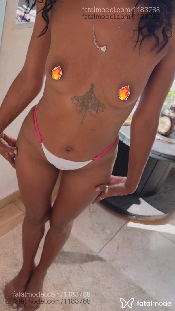 Acompanhante mulher morena (o) de olhos castanhos em Patrocínio - Malu