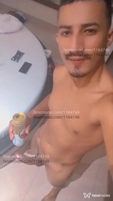 Acompanhante homem morena (o) de olhos castanhos em Catalão Acompanhante homem morena (o) de olhos castanhos em Catalão - Henrique
