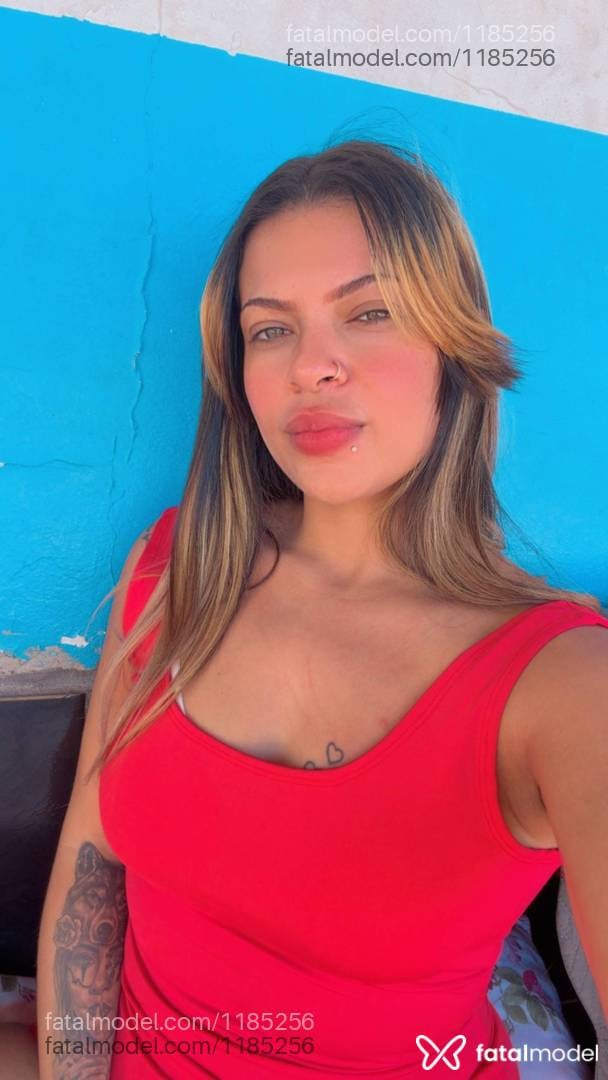 Acompanhante mulher loira (o) de olhos verdes em Peixoto de Azevedo Acompanhante mulher loira (o) de olhos verdes em Peixoto de Azevedo - Esmeralda