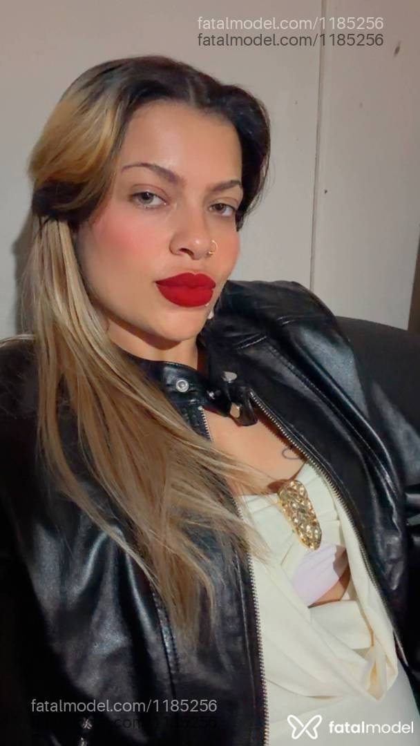 Acompanhante mulher loira (o) de olhos verdes em Cuiabá - Esmeralda