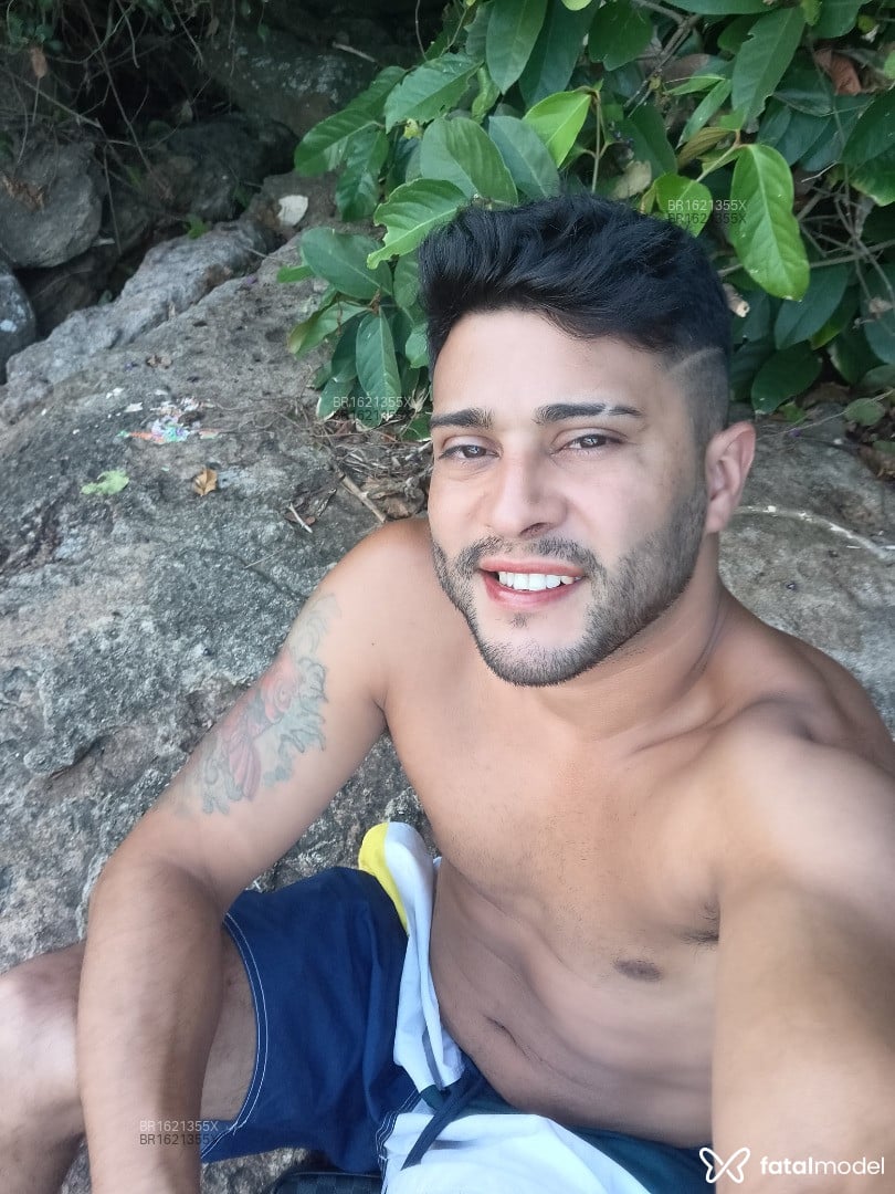 Acompanhante homem morena (o) de olhos castanhos em Ubatuba - Prado