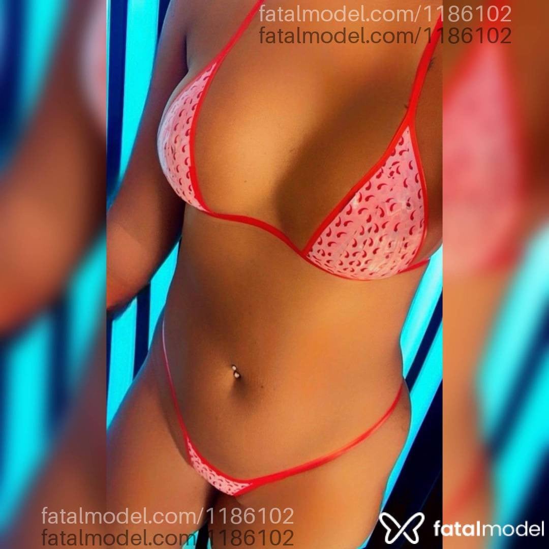 Acompanhante mulher com cabelo castanho de olhos castanhos - Isa Santorini