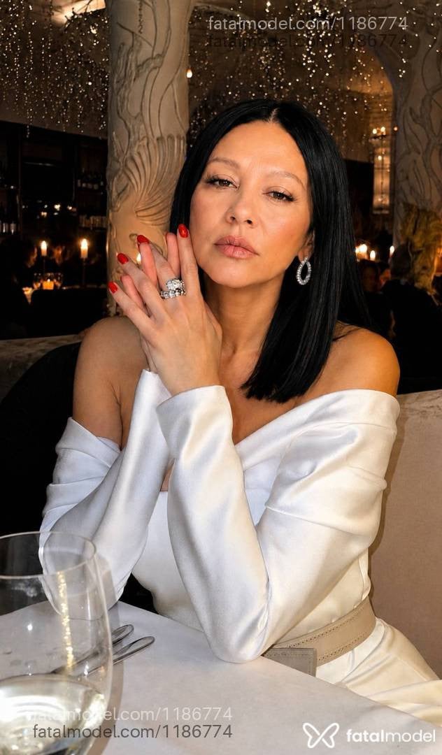 Acompanhante mulher morena (o) de olhos mel - Taís Hadid