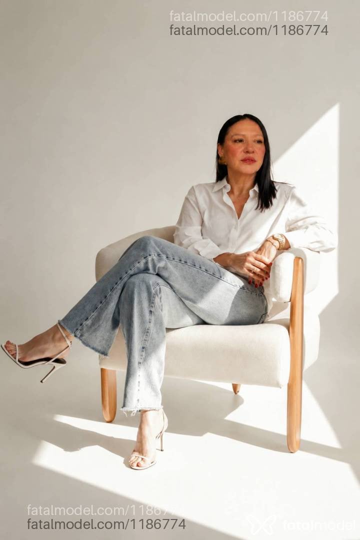 Acompanhante mulher morena (o) de olhos mel - Taís Hadid