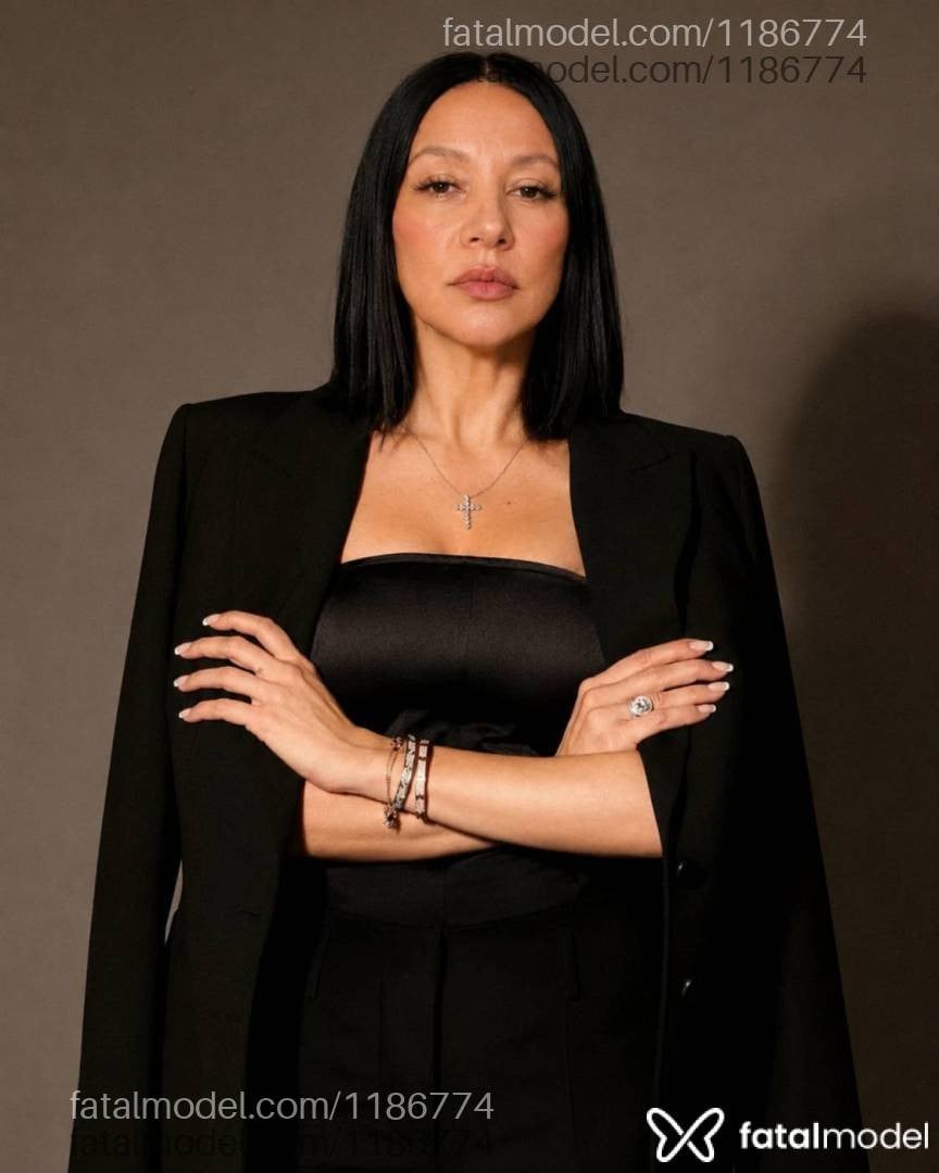 Acompanhante mulher morena (o) de olhos mel - Taís Hadid