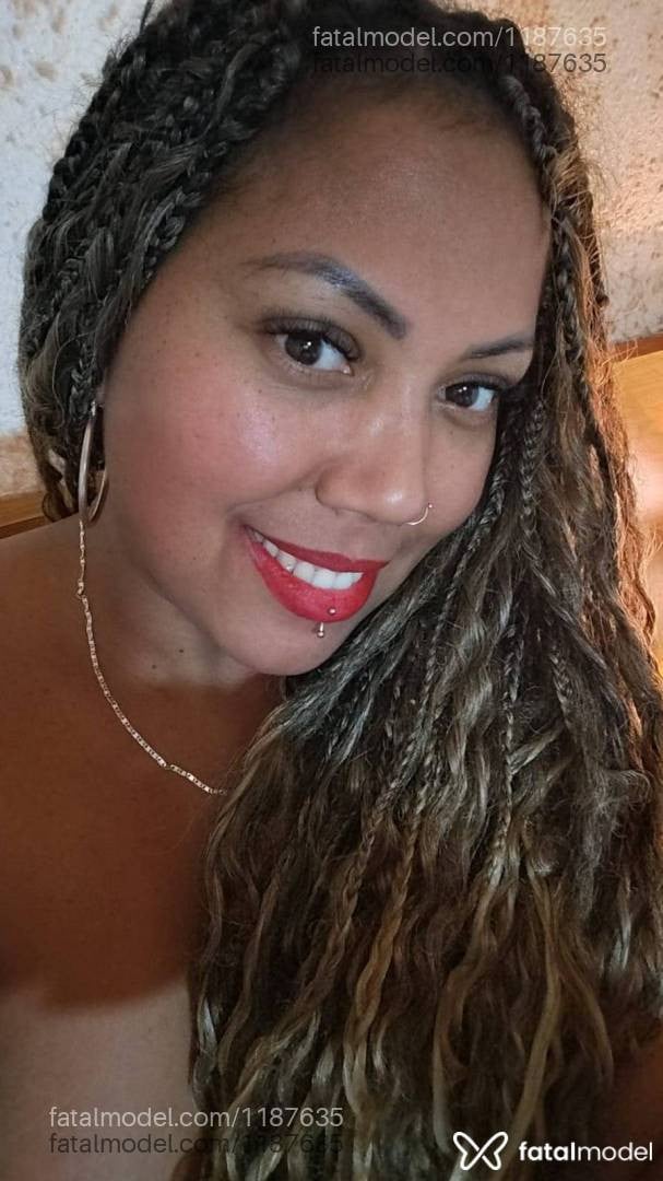 Acompanhante mulher com cabelo castanho de olhos castanhos em Santa Maria - Karol
