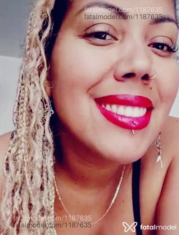 Acompanhante mulher com cabelo castanho de olhos castanhos - Karol