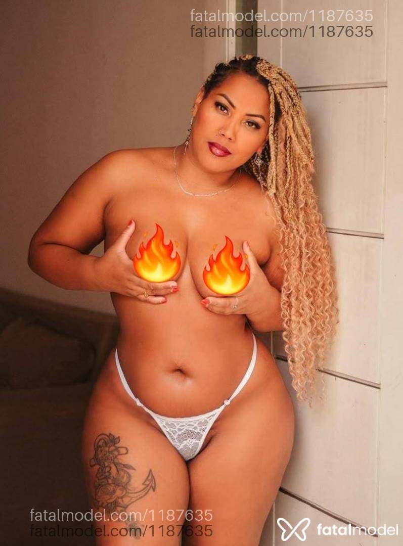 Acompanhante mulher com cabelo castanho de olhos castanhos - Karol