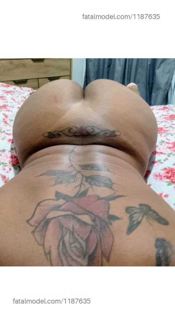 Acompanhante mulher com cabelo castanho de olhos castanhos - Karol