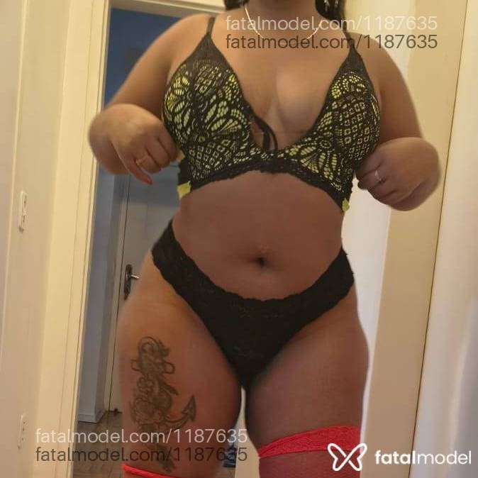 Acompanhante mulher com cabelo castanho de olhos castanhos - Karol